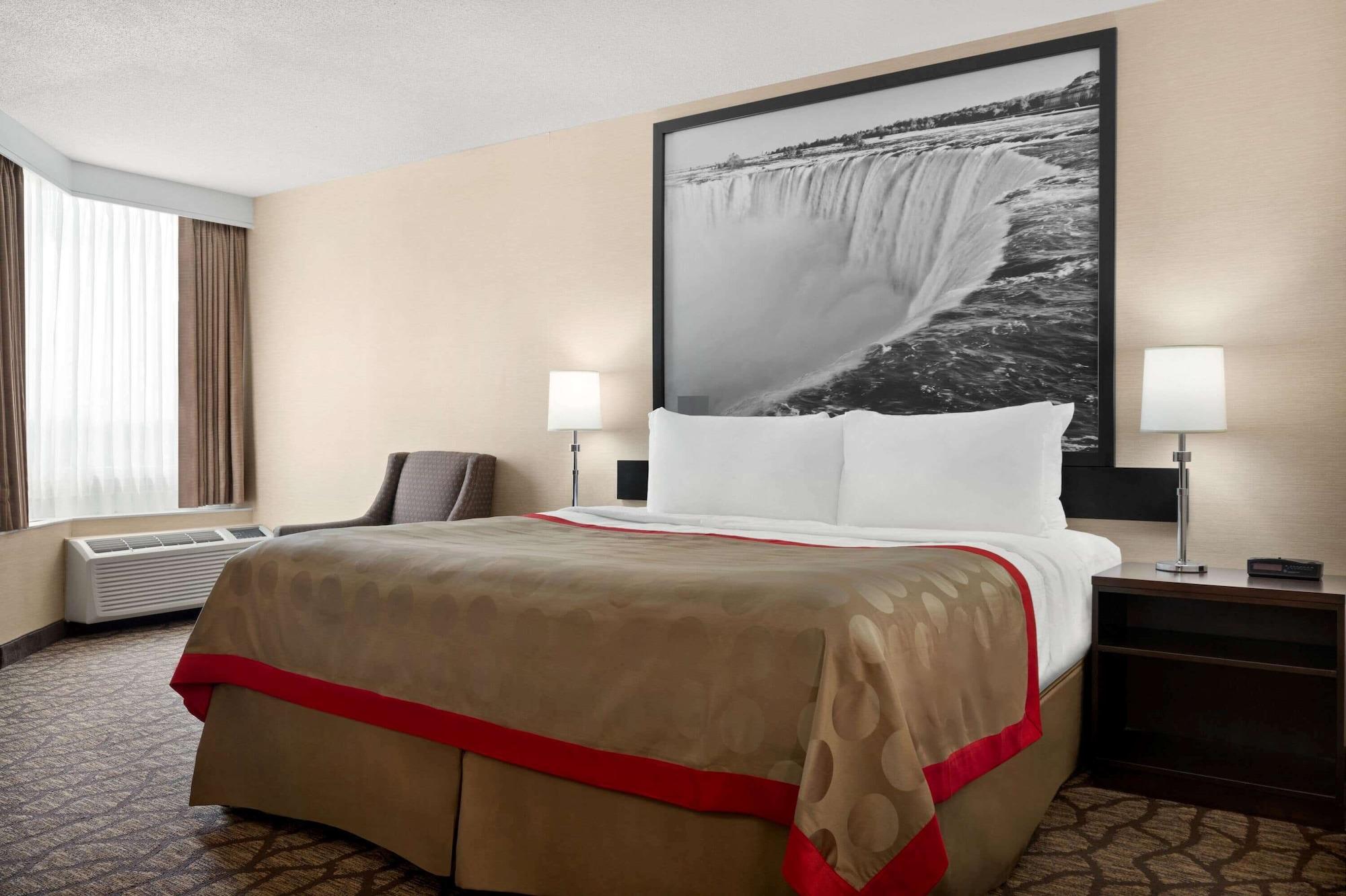 Ramada By Wyndham Niagara Falls Near The Falls Екстериор снимка