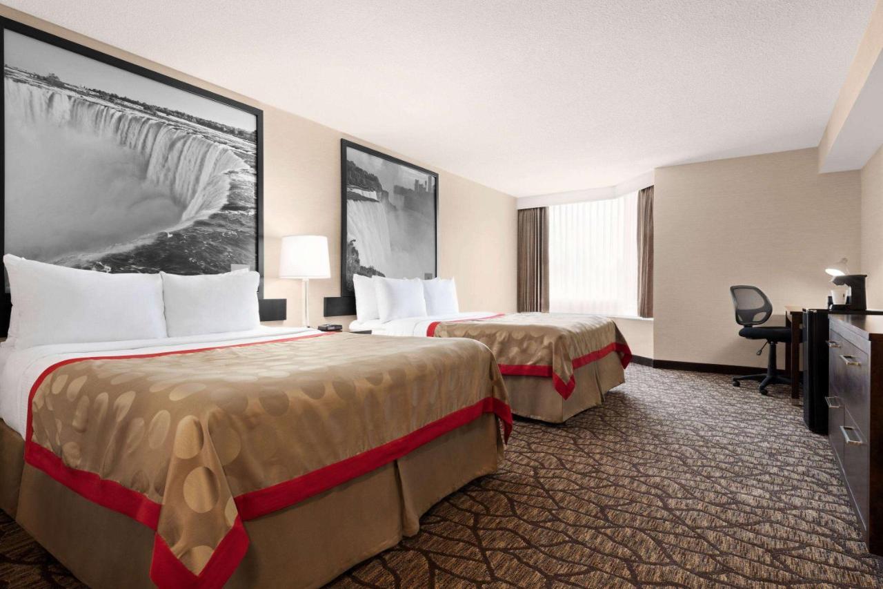Ramada By Wyndham Niagara Falls Near The Falls Екстериор снимка