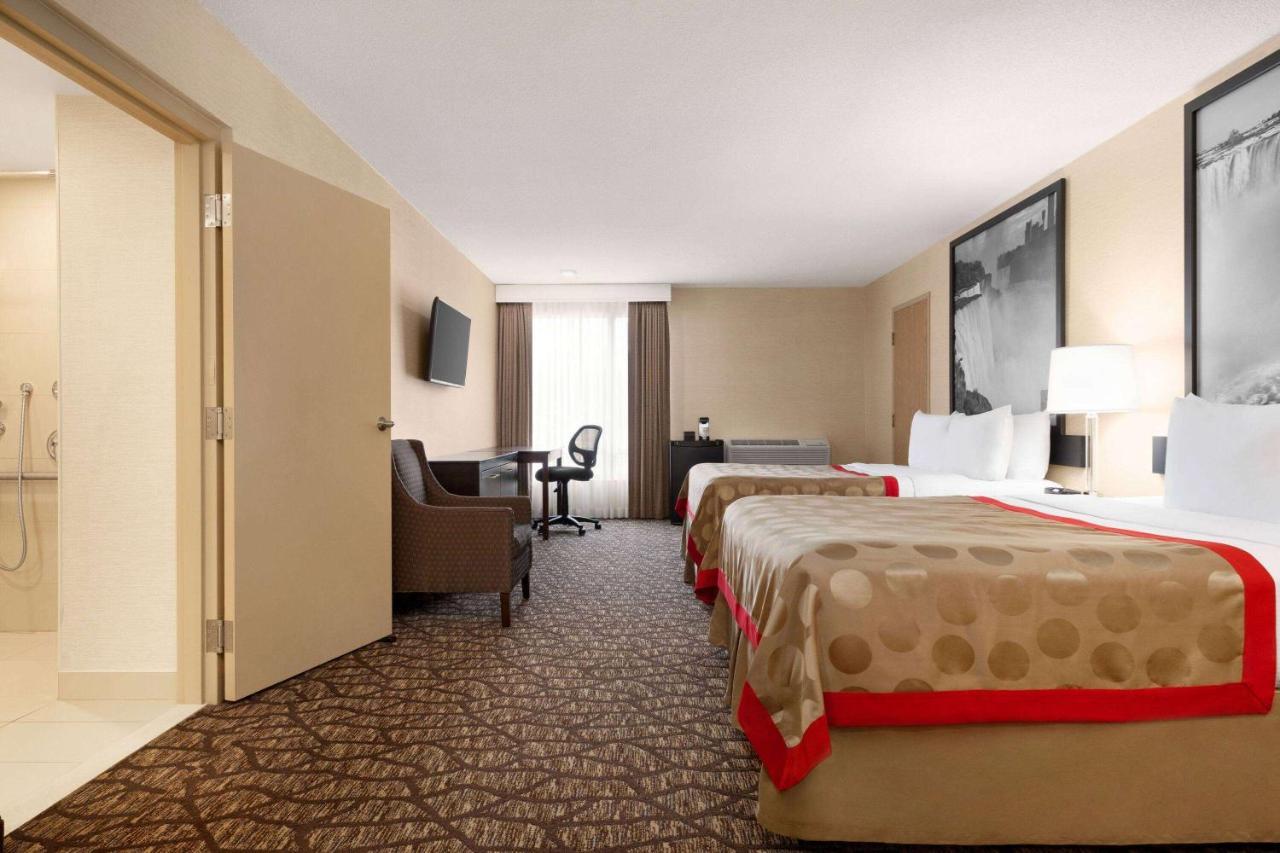 Ramada By Wyndham Niagara Falls Near The Falls Екстериор снимка